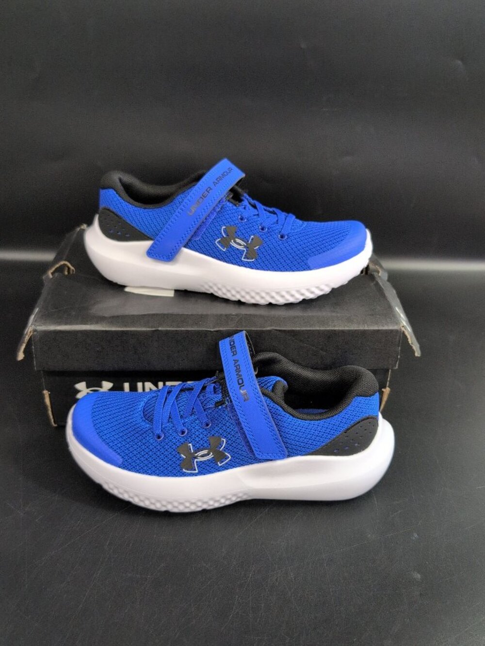 Under Armour BPS Surge 4 AC Lightweight Boys Running Shoes US 2Y Blue